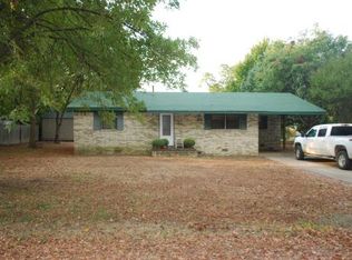 702 Creek Ave, Heavener, OK 74937