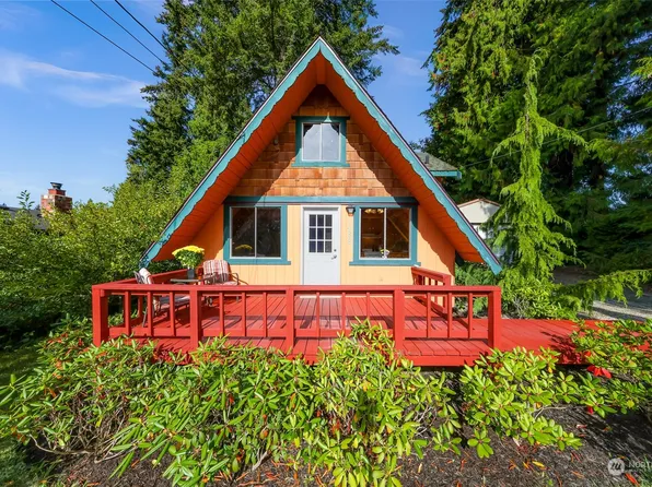 1489 Pilchuck Drive, Camano Island, WA 98282