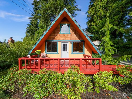 1489 Pilchuck Drive, Camano Island, WA 98282