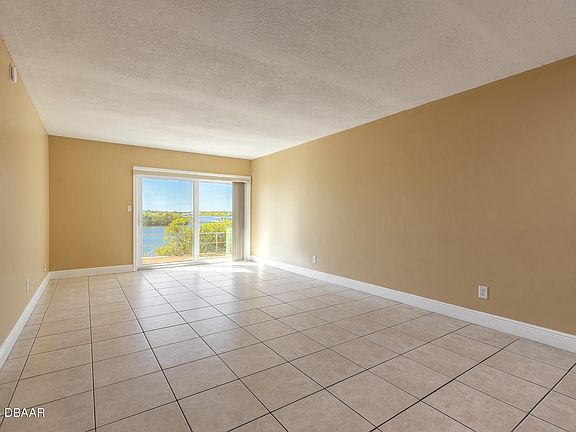 3rd image of 3600 S Peninsula Dr APT 7