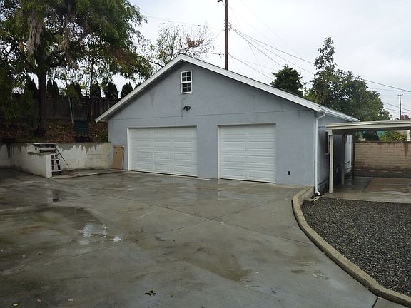 Rear Garage