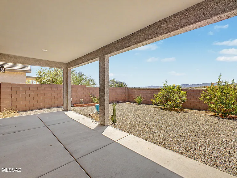 2177 W Desert Topaz Way — Photo 32