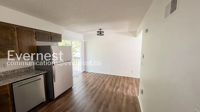 1821 S Speas Dr — Photo 8