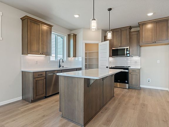 843 L ST NE by Aho Construction
