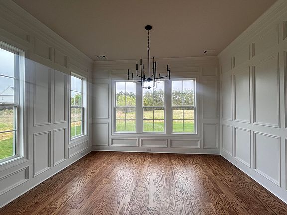 5th image of 1231 Honey Lane