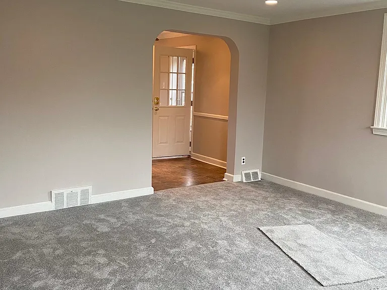 268 Childs Ave — Photo 2
