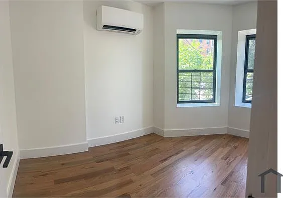 1902 Marmion Ave #3F — Photo 3