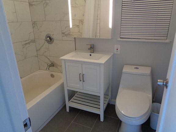 3rd image of 2936 14th Ave #103