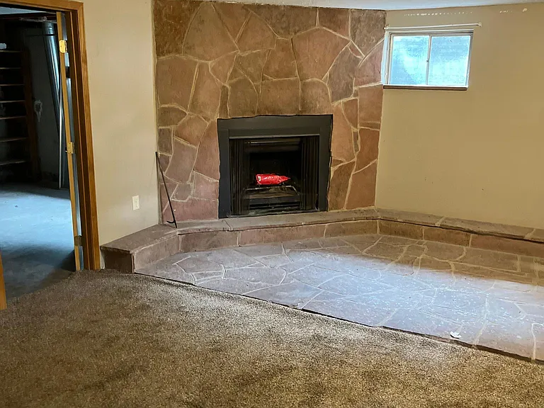 433 Harvard Ln — Photo 2