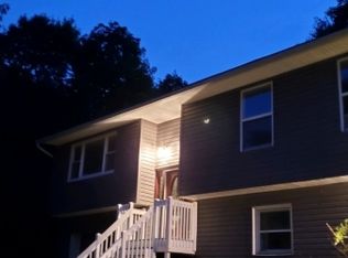 5 Lawrence Dr, Highland Lakes, NJ 07422