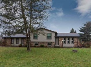 52205 Pickwick Ln, South Bend, IN 46637