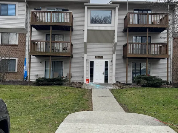 30052 W Twelve Mile Rd Unit 70, Farmington Hills, MI 48334