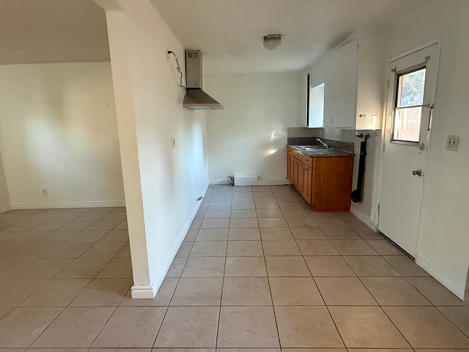 2 bed, 1000 sqft, $2,200 — Photo 4