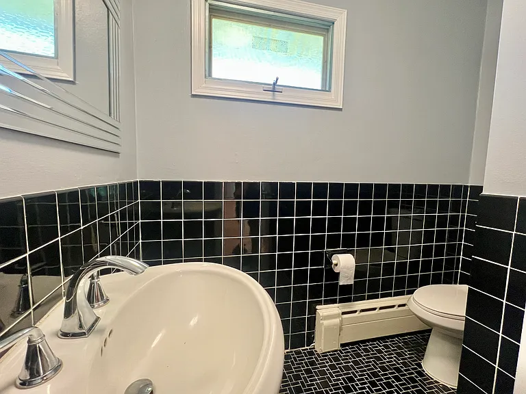 2240 Jones Rd — Photo 17