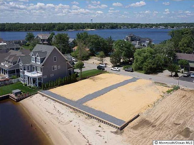 1st image of 21 Haines Cove Dr
