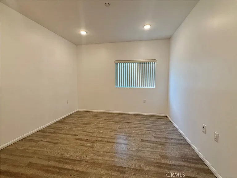 6624 Balboa Blvd #4 — Photo 28