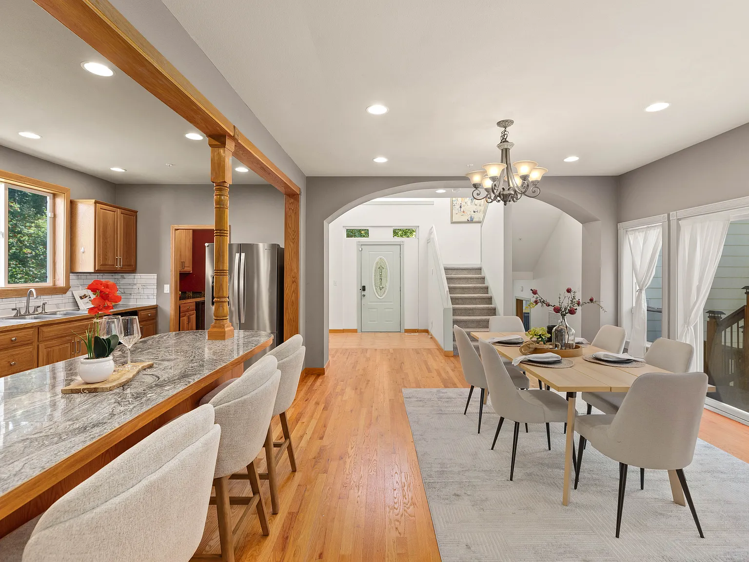 4 bed, 2280 sqft, $3,500 — Photo 4