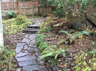 330 Dellwood Dr, Eugene, OR