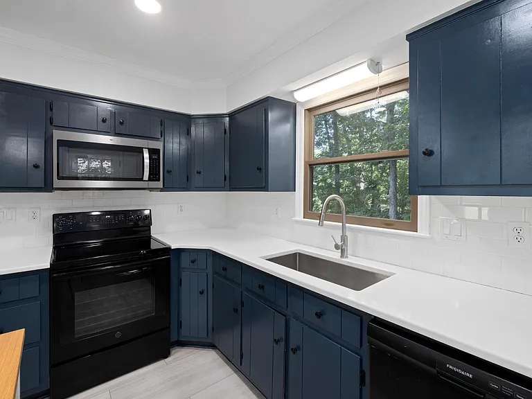 3804 Zenith Pl — Photo 10