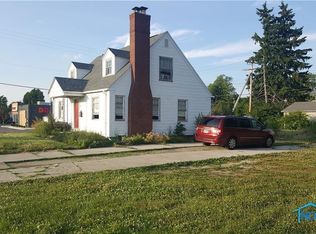 900 N Countyline St, Fostoria, OH
