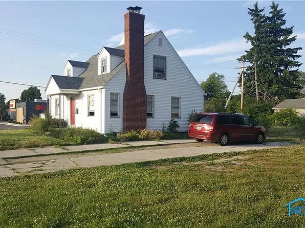 900 N Countyline St, Fostoria, OH 44830