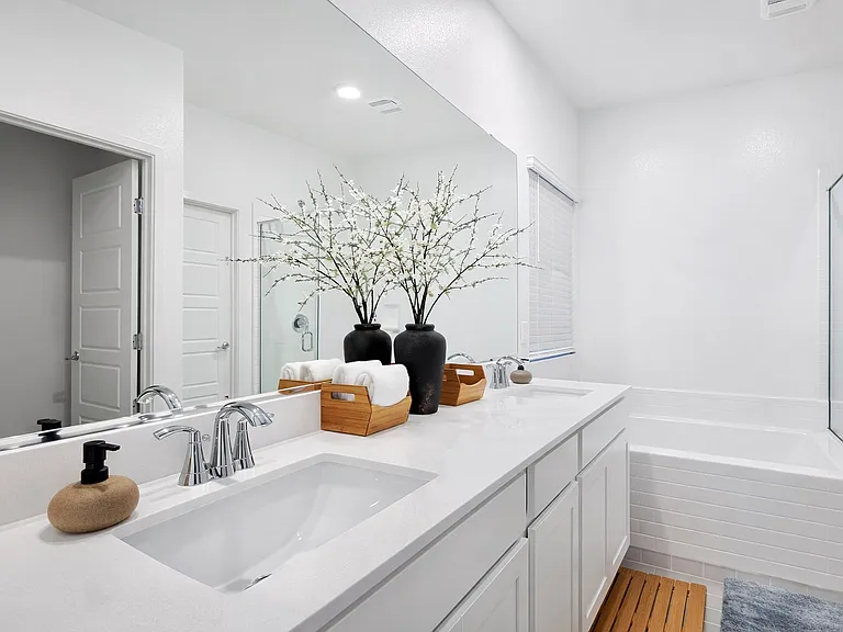 4226 Rosalyn Ridge St — Photo 32