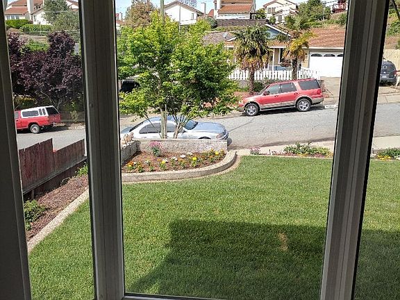 3rd image of 4902 Dickinson Dr