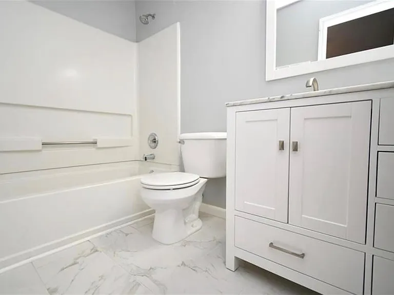 233 Buckland Dr — Photo 18