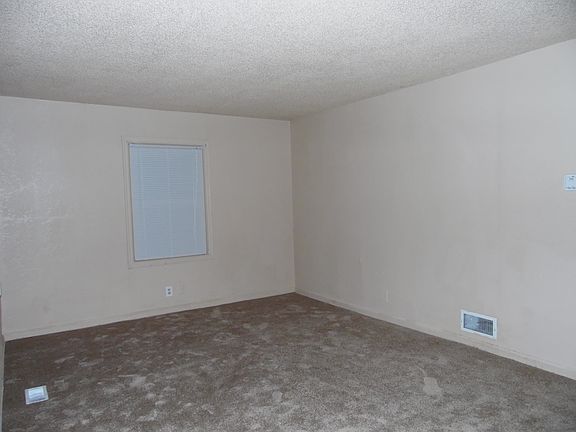 3rd image of 5201 E 40th St