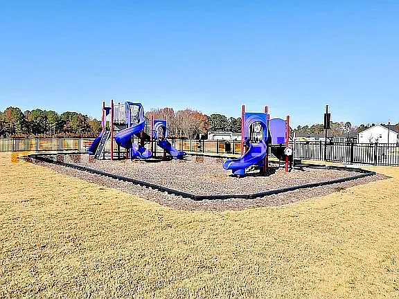 529 Eversden Dr — Photo 35
