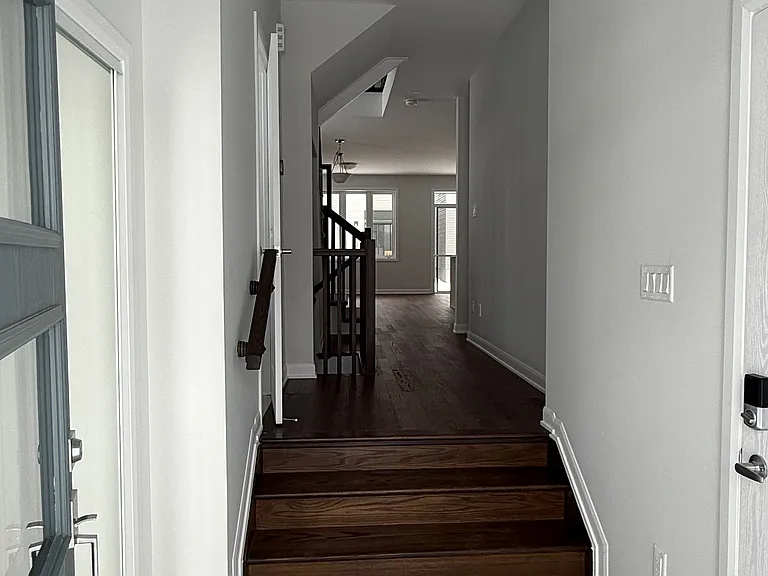 731 Fairline Row N — Photo 2