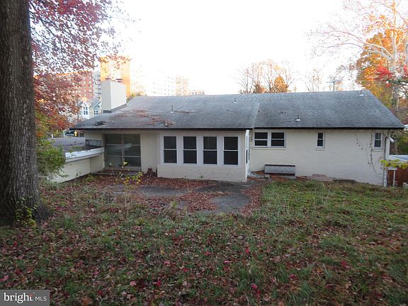 4th image of 1601 N Portal Dr NW