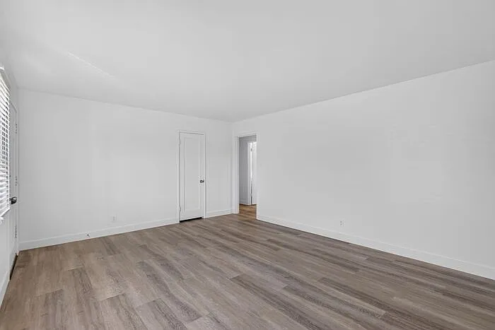 421 Webster St — Photo 8