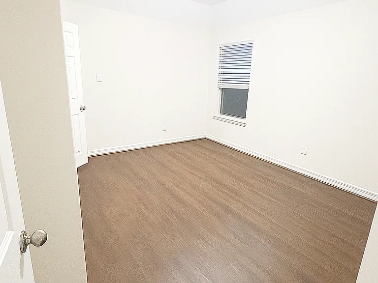 11071 Walts Run Ln — Photo 15