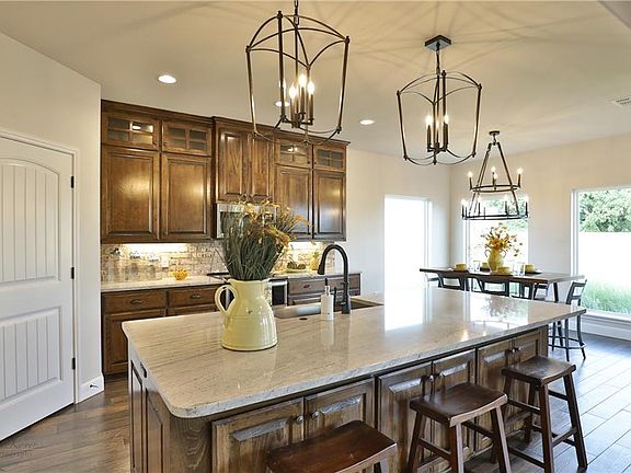 5th image of 233 Contera Ct