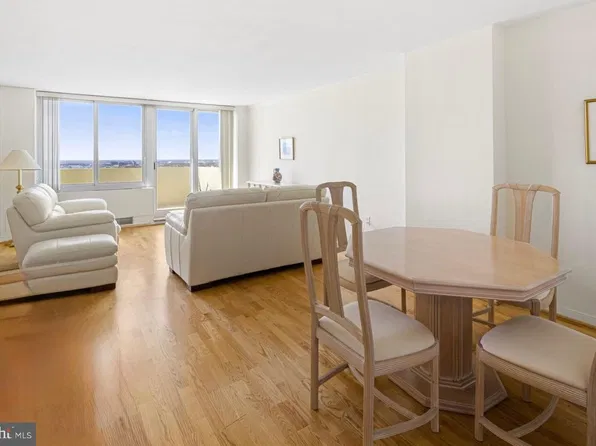 604-36 S Washington Sq Unit 3007, Philadelphia, PA 19106