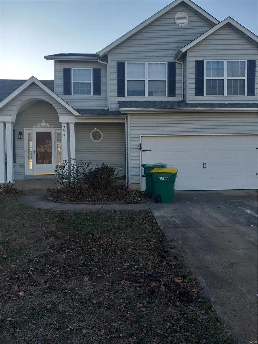 2606 Greenway photo 1