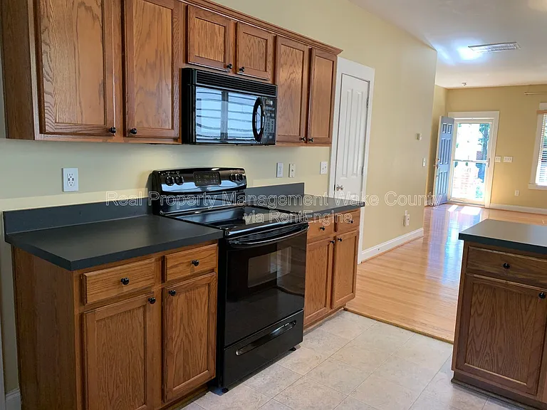 10813 Cokesbury Ln — Photo 12