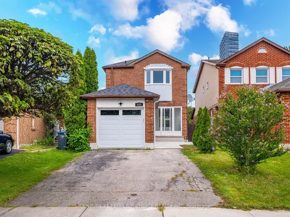 658 Galloway Cres, Mississauga, ON L5C 3W1