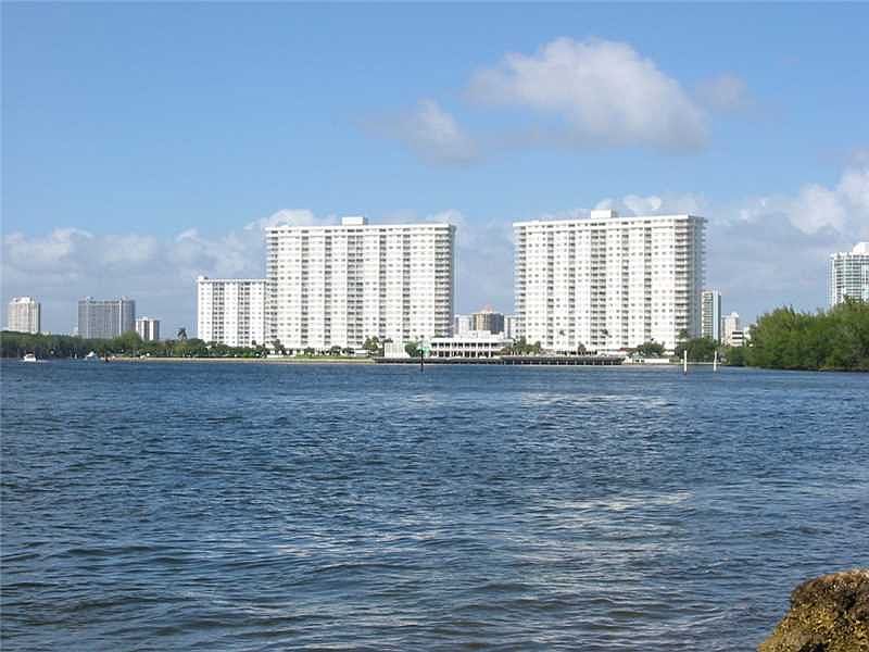 1st image of 300 Bayview Dr APT 1401