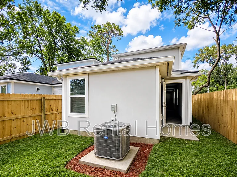 8617 Dandy Ave — Photo 14