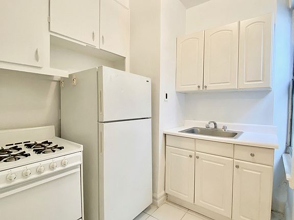 4th image of 30-16 43rd St #10