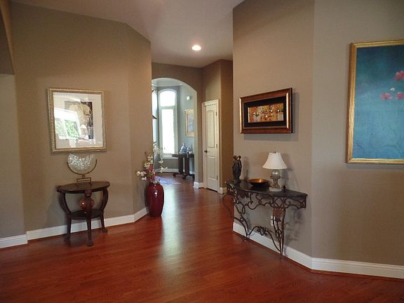 4th image of 49 Saint Andrews Dr