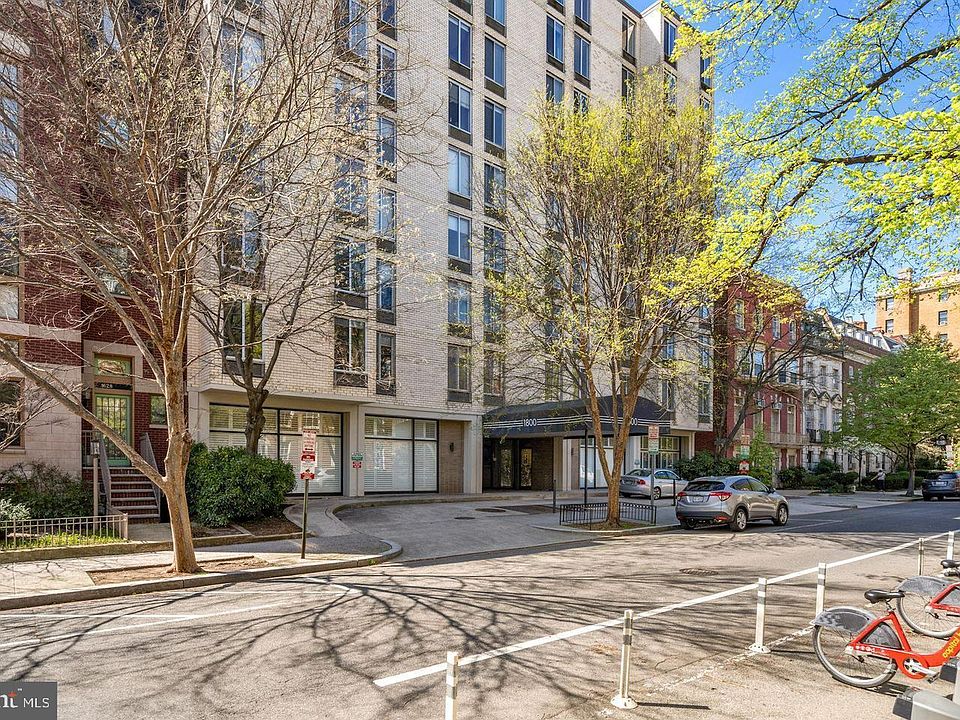 2nd image of 1800 R St NW APT 205