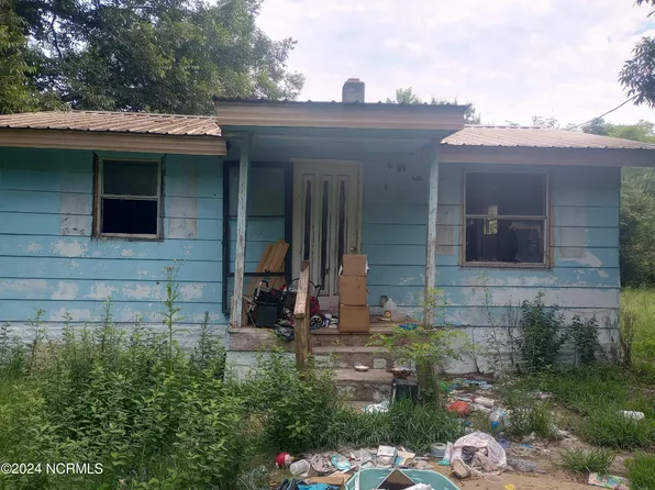 310 Mcgirts Bridge Road, Laurinburg, NC 28352