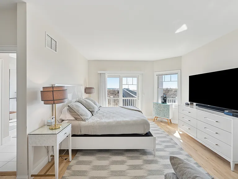 781 Dune Rd — Photo 8