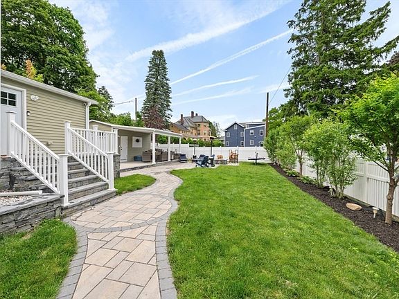 2nd image of 31 Gibbon St