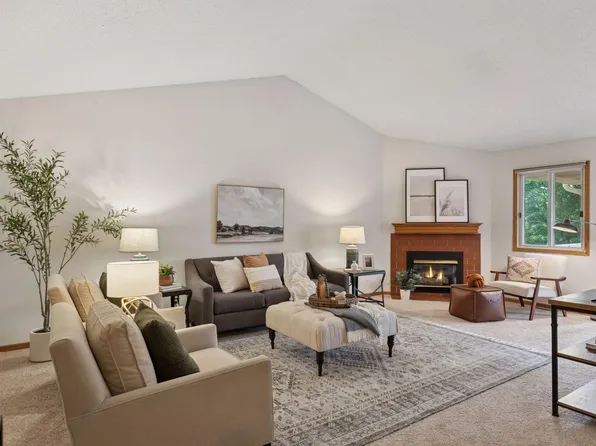 2565 Heritage Dr #111, Saint Paul, MN 55120