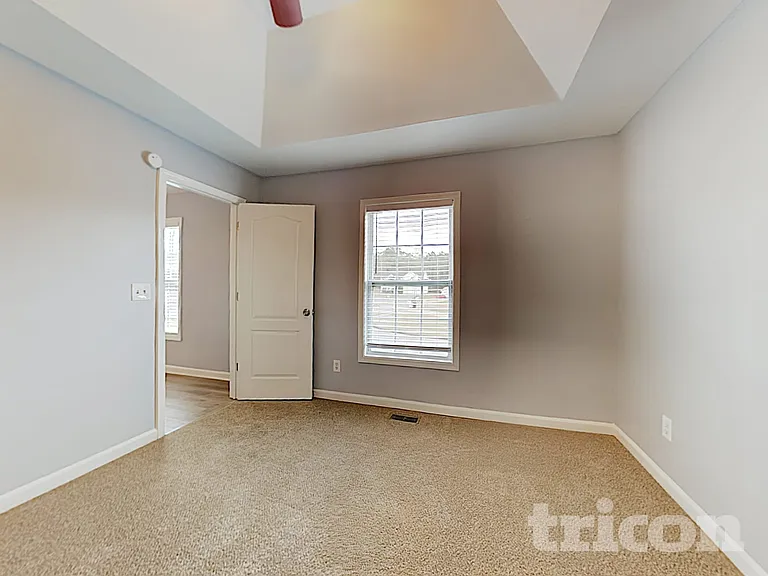 6345 Queensdale Dr — Photo 11