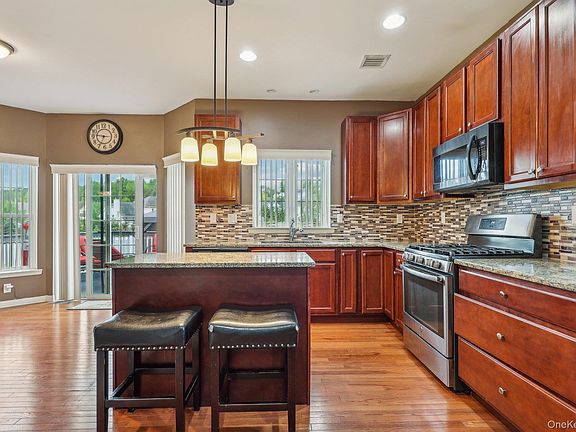 3rd image of 3105 Betsy Ross Ridge